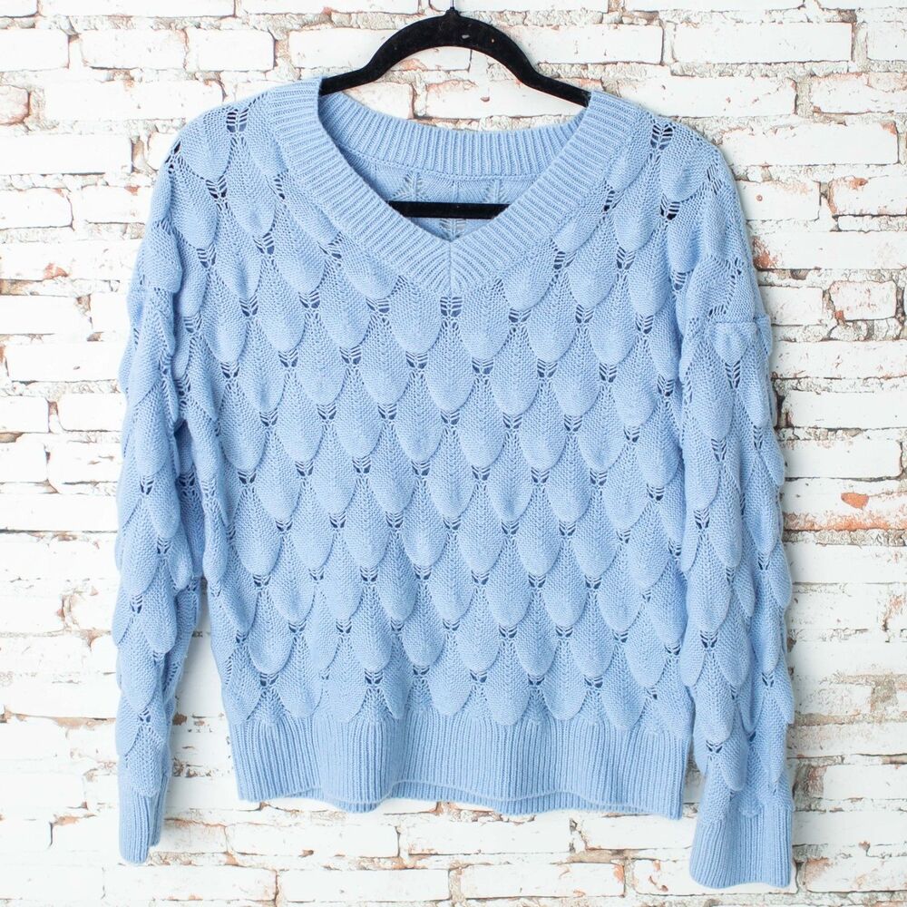 Women’s Medium Blue Scallop Knit Sweater V Neck Scalloped Pullover Cottagecore